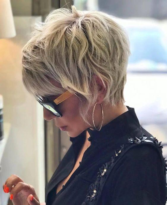 Η Γιούλικα Σκαφιδά από την Παραλία αλλάζει look και μας προτείνει το κούρεμα που πηγαίνει σε όλες μας