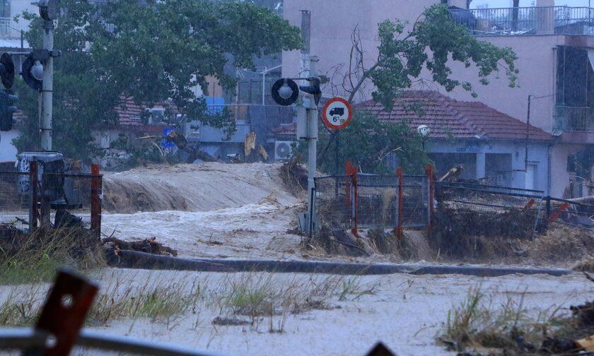 Κακοκαιρία Daniel: Διακoπή στα δρομολόγια των τρένων στη γραμμή Λιανοκλάδι – Λάρισα