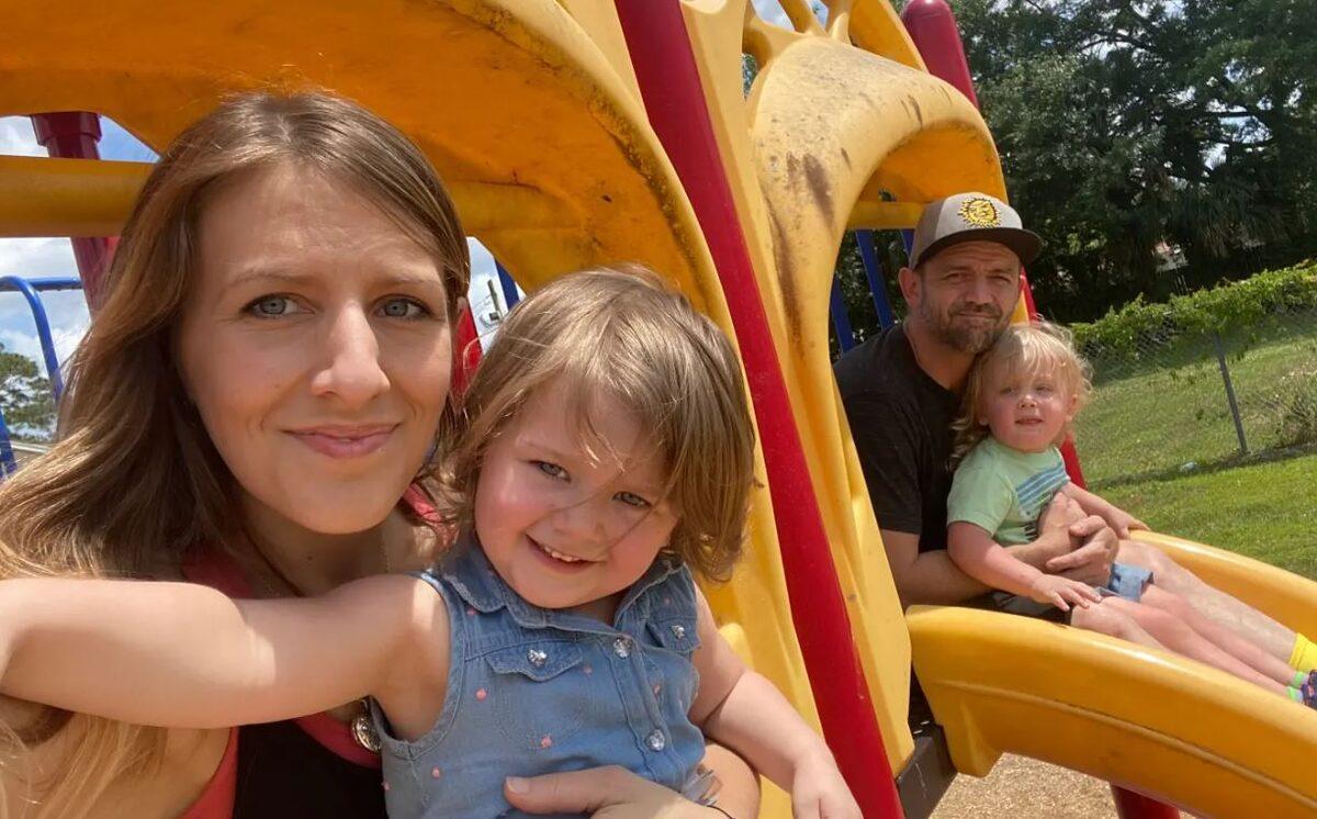 Τραγωδία : Πέθαναν από ασφυξία 4χρονα δίδυμα – Αποκοιμήθηκαν αγκαλιά σε ξύλινο μπαούλο