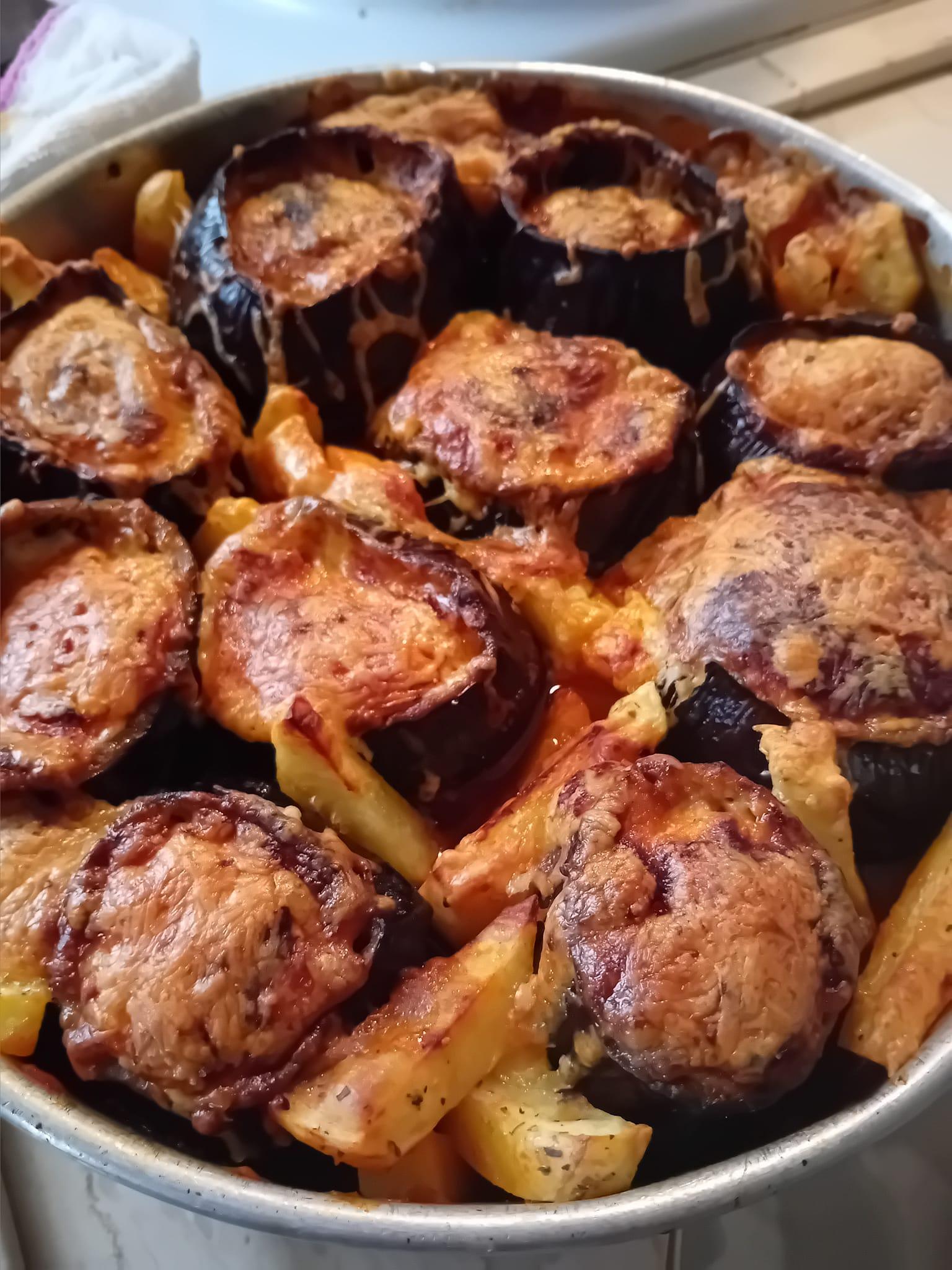 γεμιστές μελιτζάνες-με-μοσχάρι-και-τυρί-συνταγή- γεμιστές μελιτζάνες-με-μοσχάρι-και-τυρί-συνταγή-