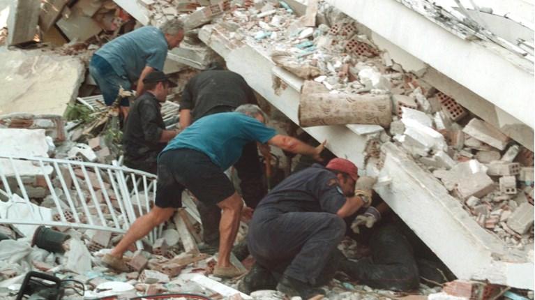 Σεισμός Πάρνηθας : 24 χρόνια από τα 15 δευτερόλεπτα που βύθισαν στη θλίψη όλη τη Ελλάδα – Βίντεο