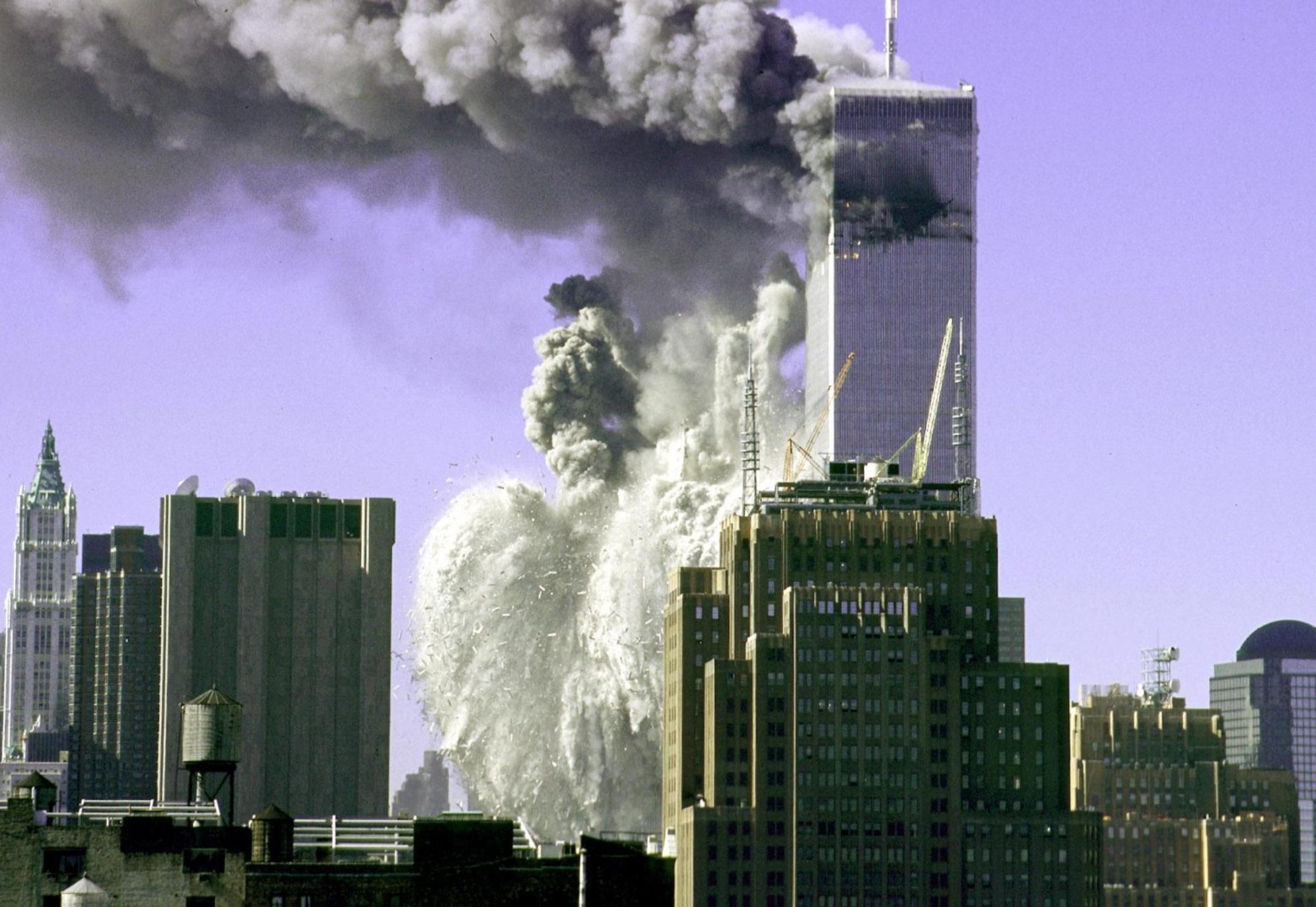 11η Σεπτεμβρίου: Το αποτρόπαιο τρομοκρατικό χτύπημα και οι θεωρίες συνωμοσίας που επικρατούν είκοσι δύο χρόνια μετά