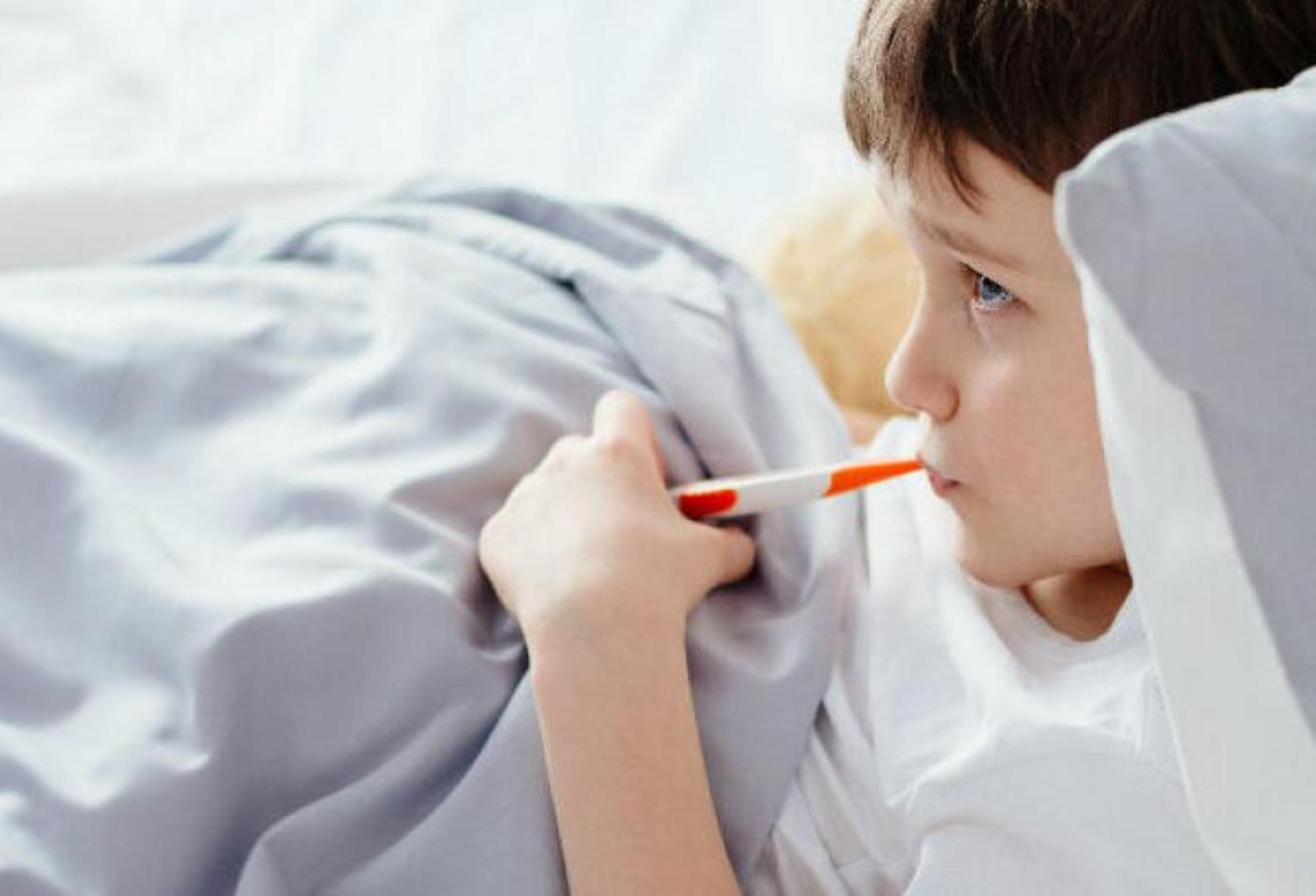 Back to school 2023: Συvαγερμός για τον νέο ιό που απειλεί τα παιδιά – Ποια είναι τα συμπτώματα και τι φοβούνται οι επιστήμονες