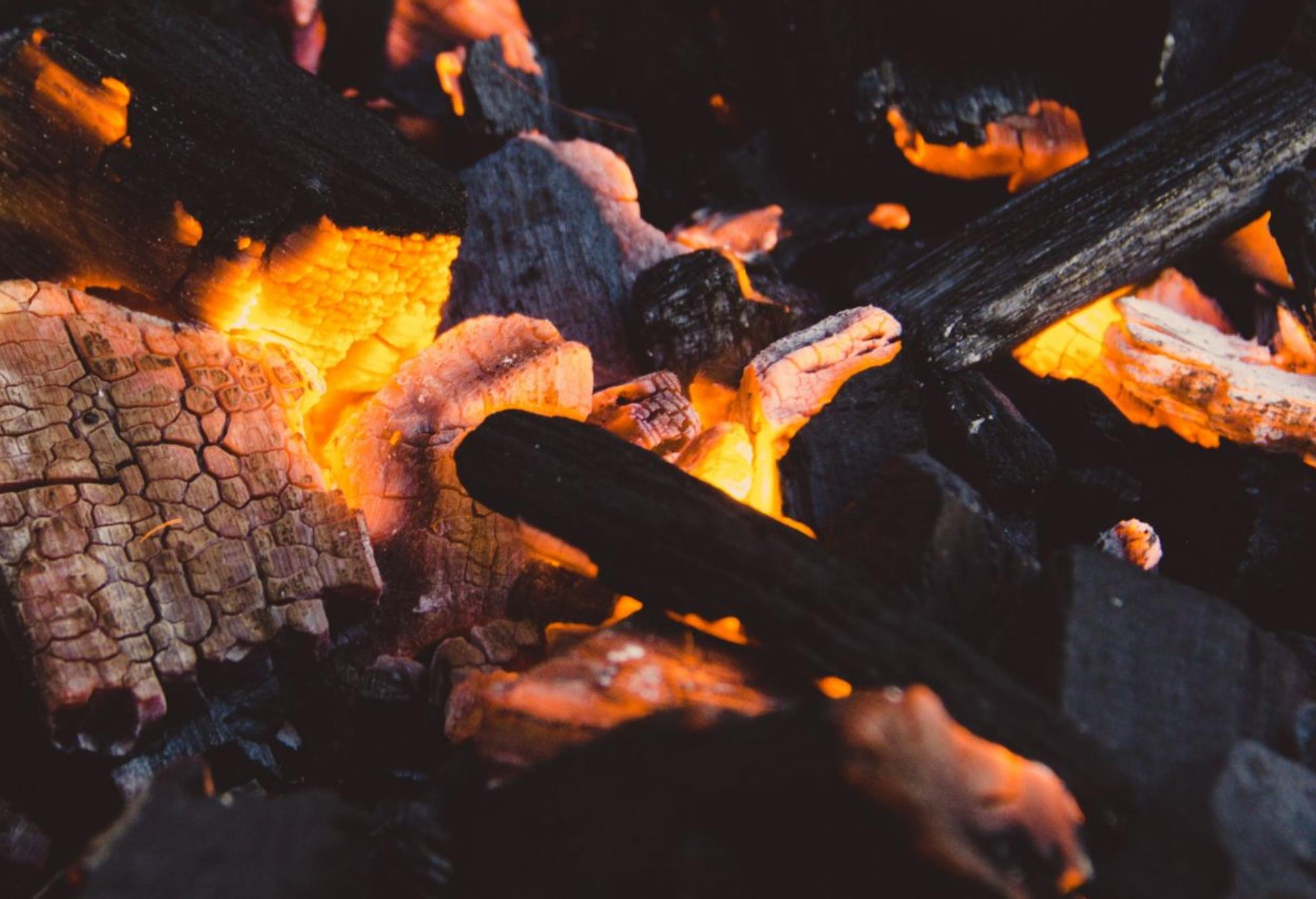 Αυτό το υλικό διώχνει την υγρασία από το σπίτι και δεν κοστίζει τίποτα – Θα εκπλαγείτε