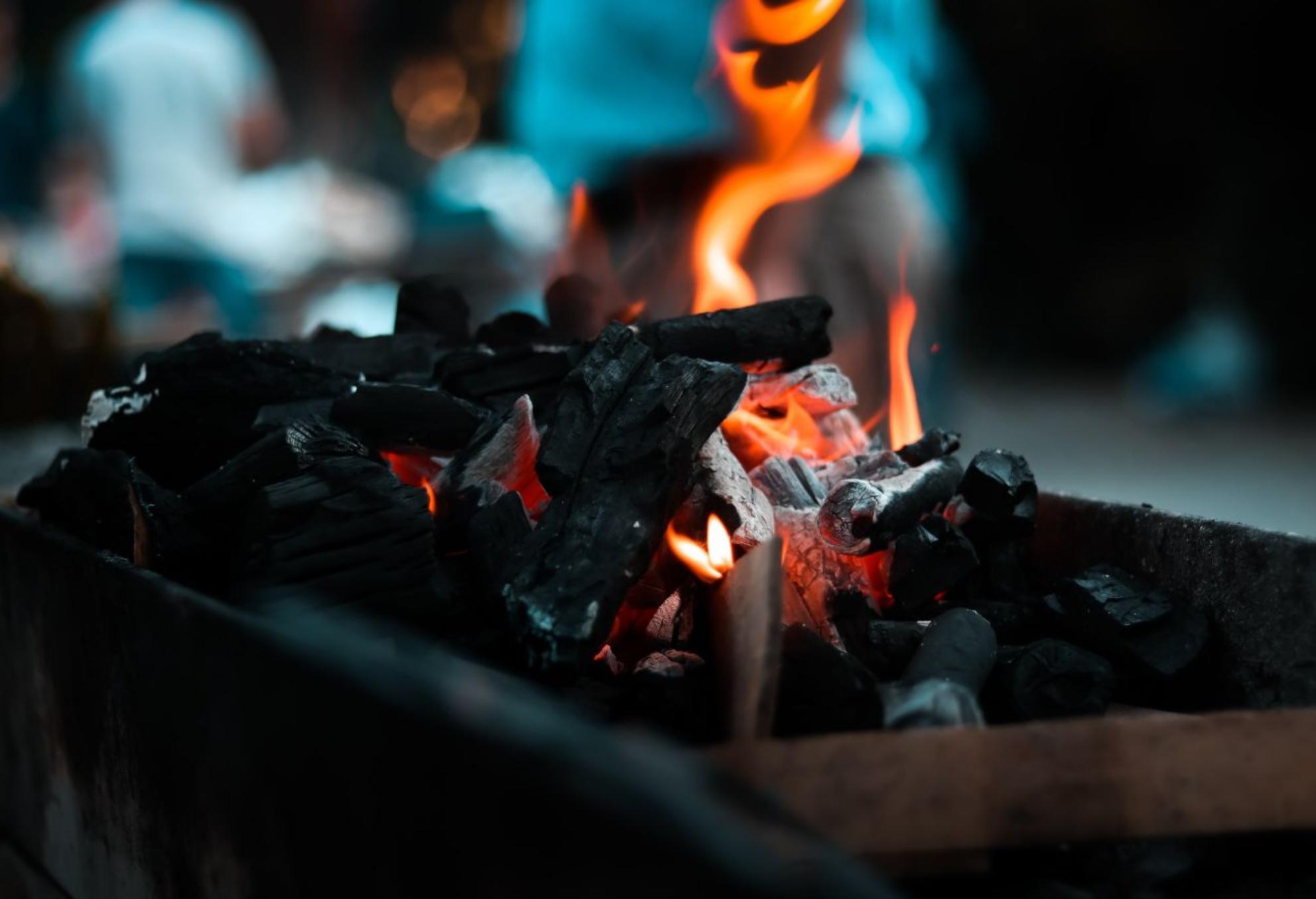 Αυτό το υλικό διώχνει την υγρασία από το σπίτι και δεν κοστίζει τίποτα – Θα εκπλαγείτε
