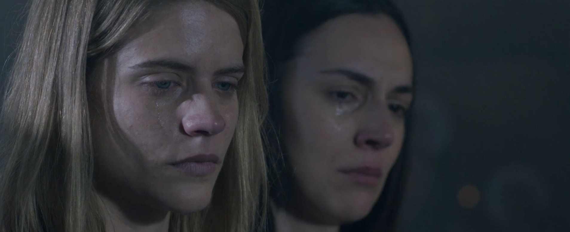 Η Παραλία: Το μυαλό της Υπατίας είναι κολλημένο στον Χάρι