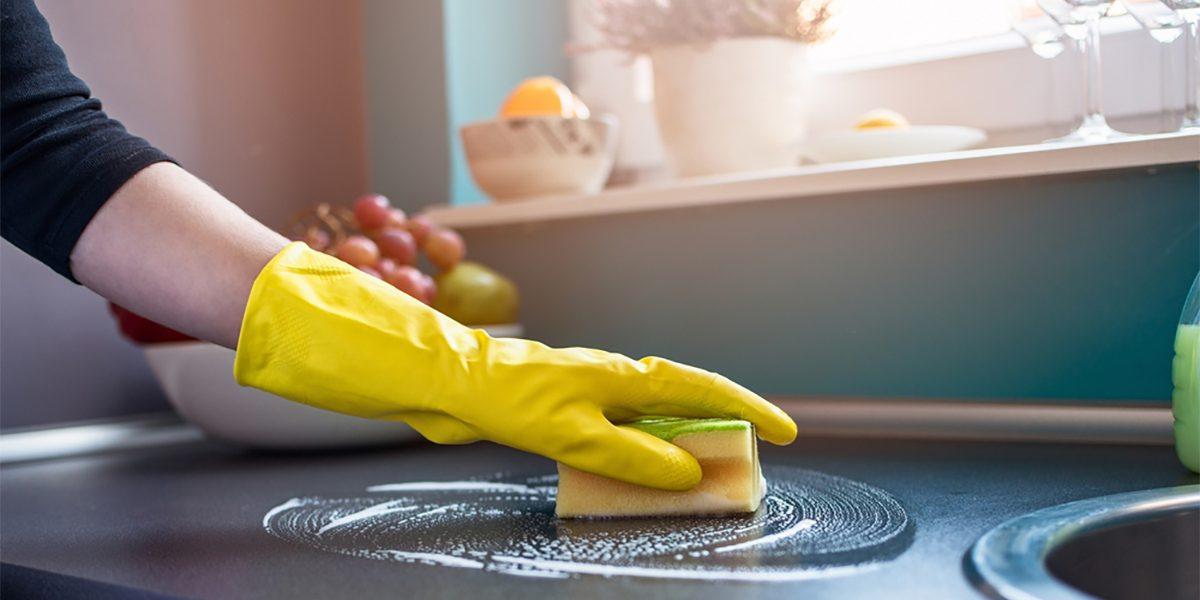 Λάσπη μούχλα και φονικά μικρόβια: Πως να καθαρίσετε και να απολυμάνετε ένα πλημμυρισμένο σπίτι