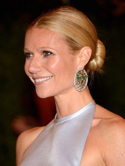 κότσος-της-μπαλαρίνας-τάσεις-Φθινόπωρο-Χειμώνας-2023-2024-ιδέες-