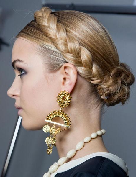 κότσος-της-μπαλαρίνας-τάσεις-Φθινόπωρο-Χειμώνας-2023-2024-ιδέες-