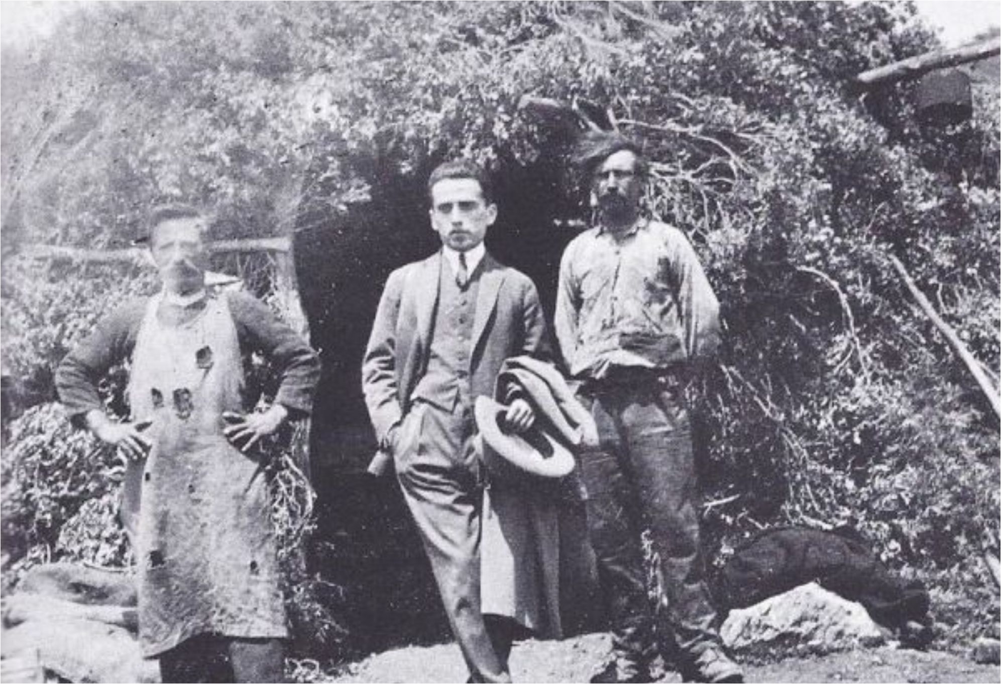 Κώστας Καρυωτάκης: Συμβουλεύω όσους ξέρουν κολύμπι να μην επιχειρήσουνε ποτέ να αυτοκτονήσουν δια θαλάσσης – Η αυτοκτονία και ο ανεκπλήρωτος έρωτας του με την Μαρία Πολυδούρη