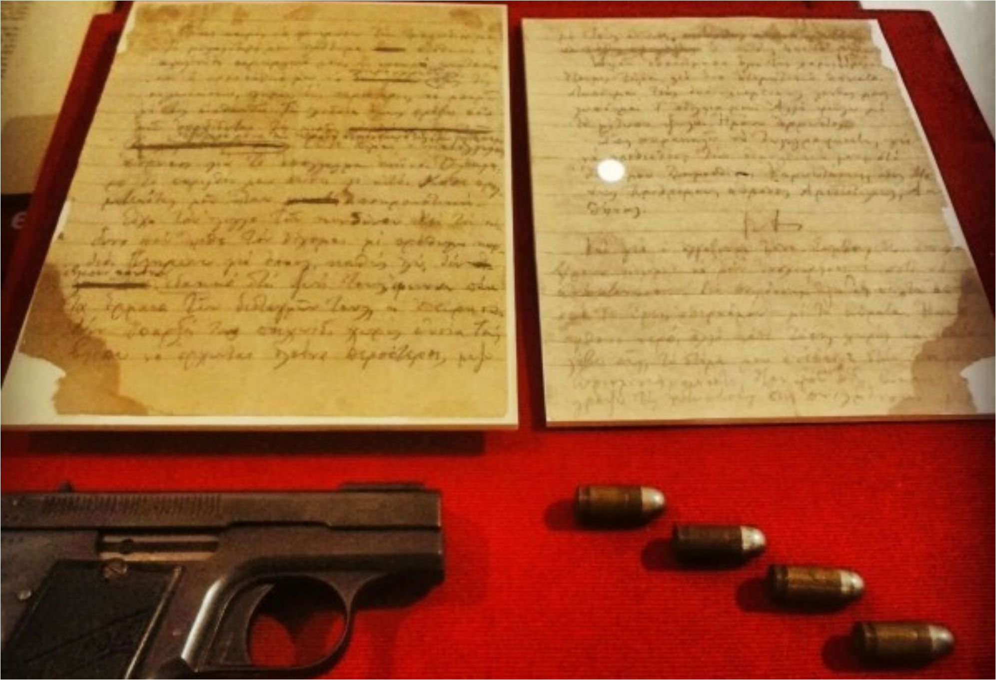 Κώστας Καρυωτάκης: Συμβουλεύω όσους ξέρουν κολύμπι να μην επιχειρήσουνε ποτέ να αυτοκτονήσουν δια θαλάσσης – Η αυτοκτονία και ο ανεκπλήρωτος έρωτας του με την Μαρία Πολυδούρη