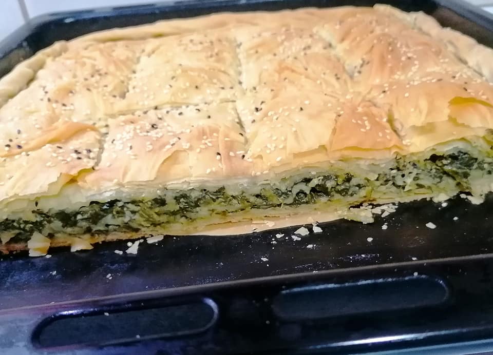 χορτόπιτα-με-σπιτικό φύλλο-συνταγή-