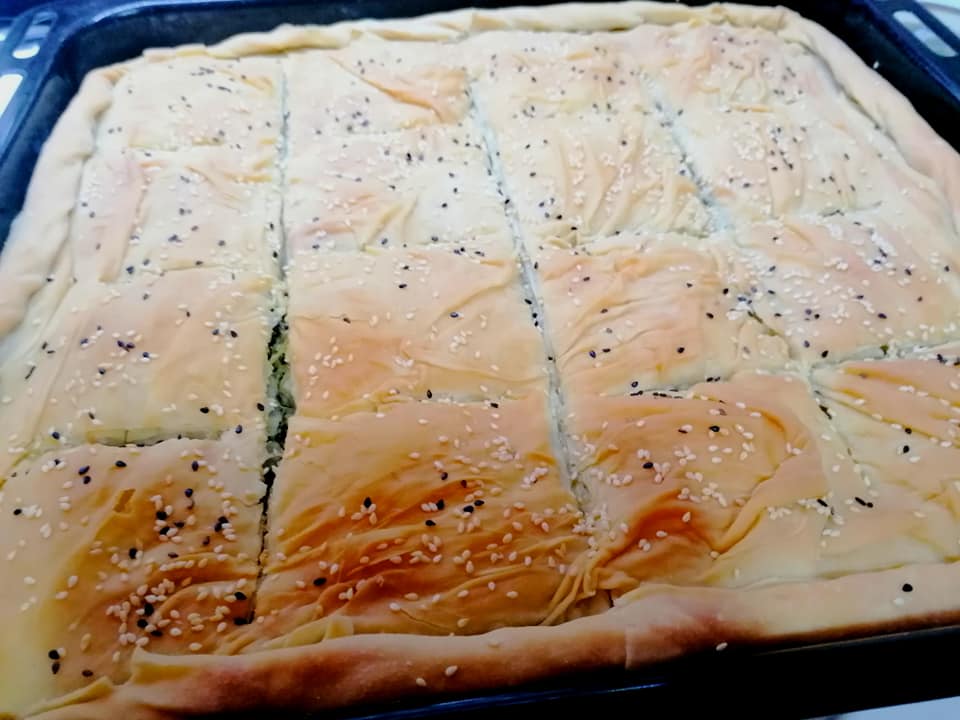 χορτόπιτα-με-σπιτικό φύλλο-συνταγή-