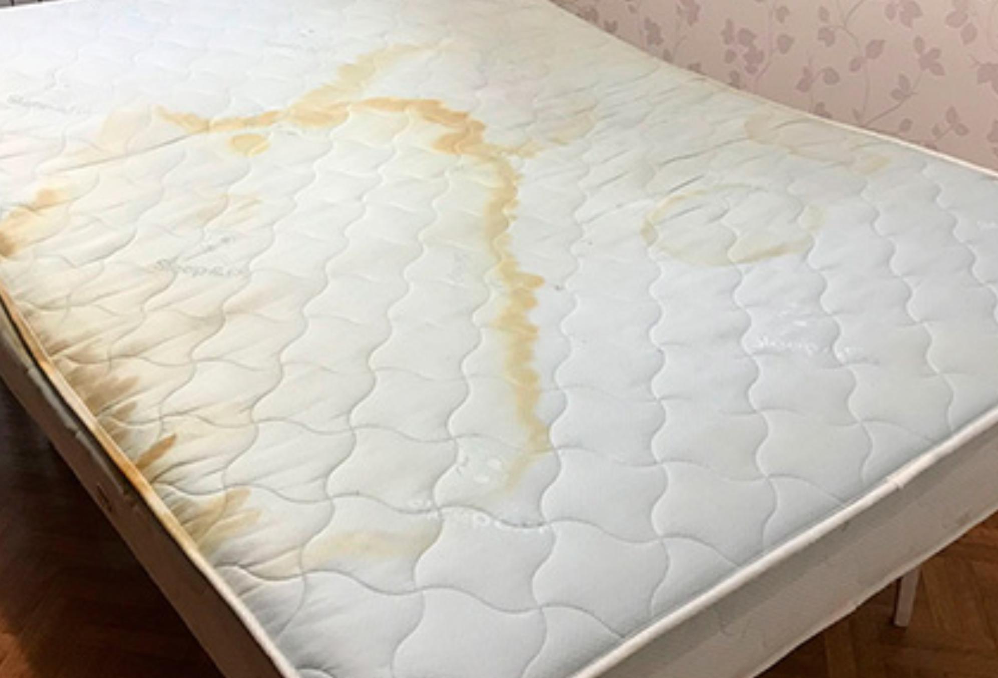 Ακάρεα σκόνη και κιτρινίλες στο στρώμα του κρεβατιού – Αυτός είναι ο καλύτερος τρόπος για να το κάνετε σαν καινούριο