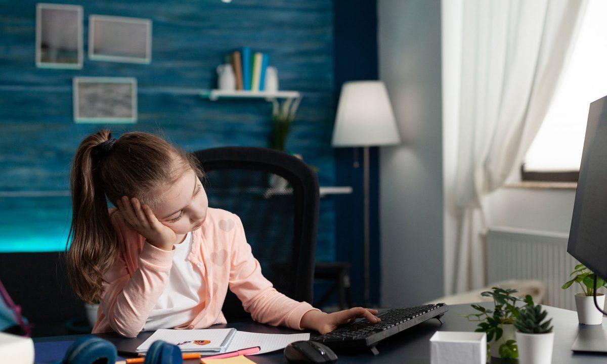 διαφήμιση-για-το-σχολείο-άγχος-για-τα-μαθήματα-