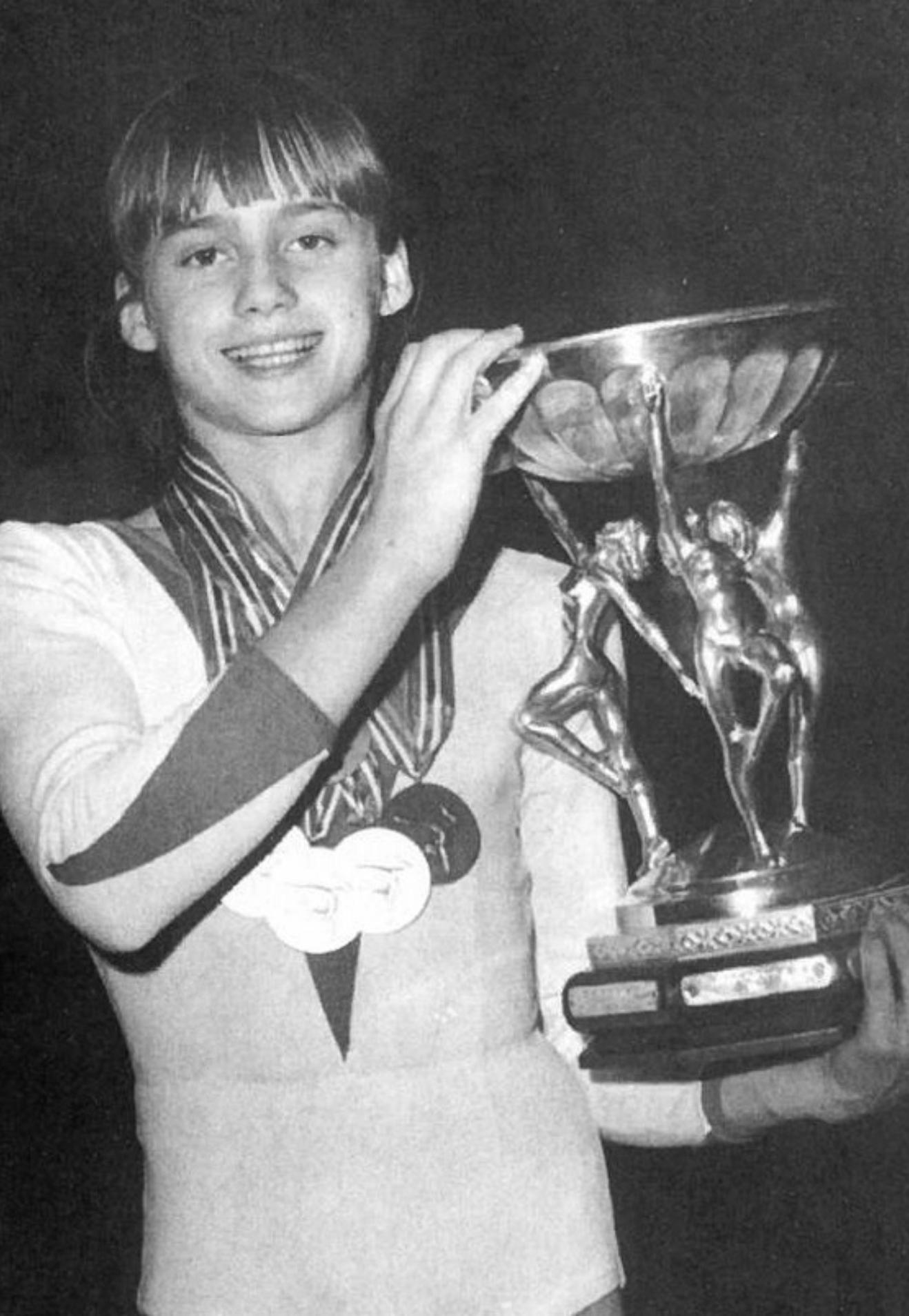 Νάντια Κομανέτσι: Το μοναδικό «τέλειο 10αρι» στην ιστορία της ενόργανης γυμναστικής – Η κακοποίηση και η απόπειρα αυτοκτονίας