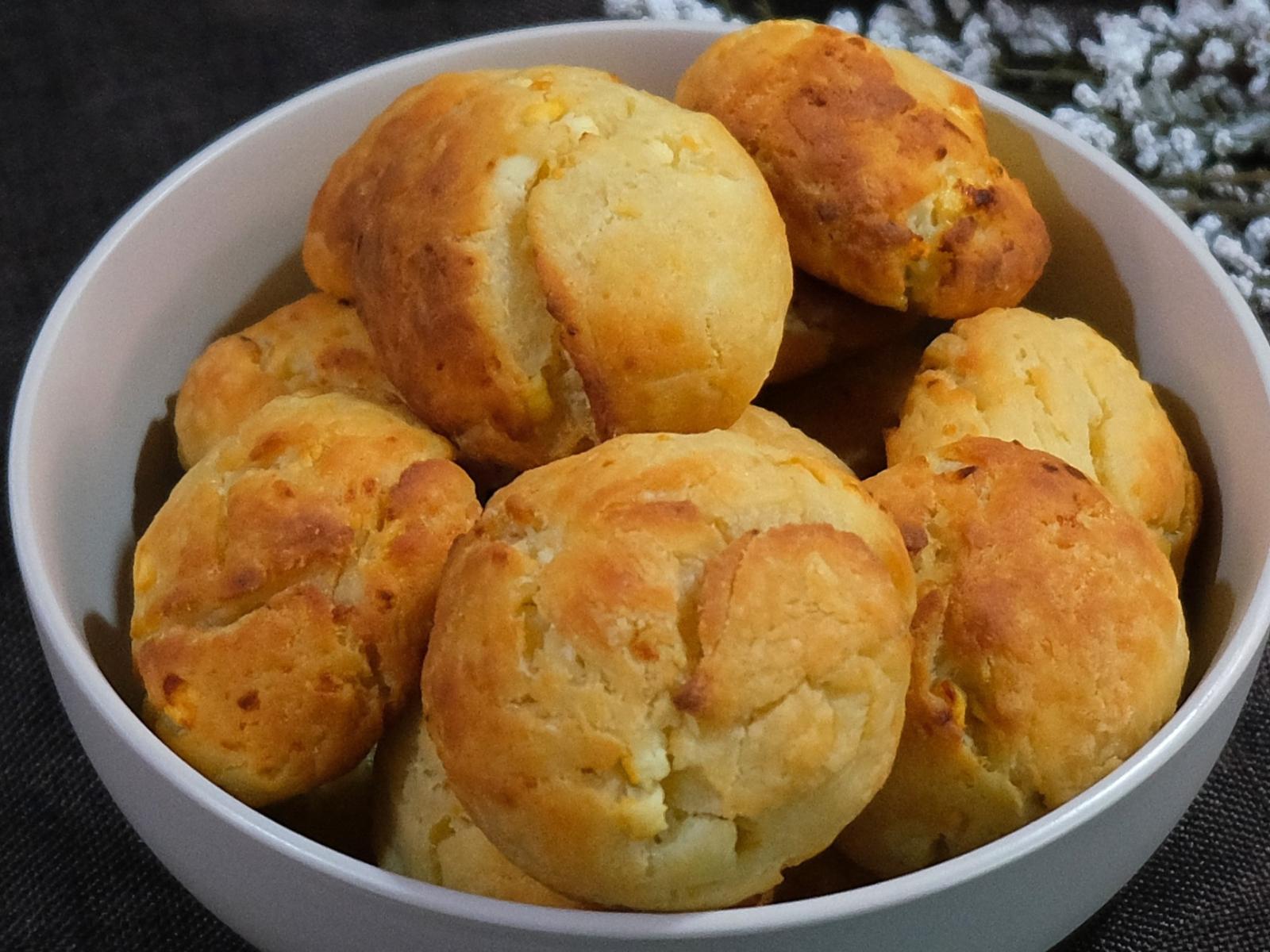 Εύκολα τυροπιτάκια για το σχολείο με οικονομικά υλικά