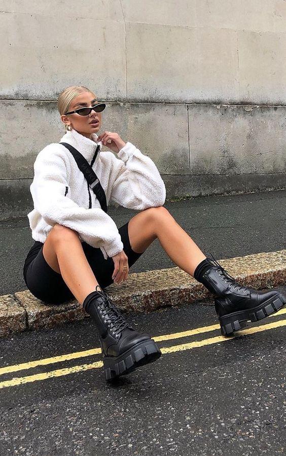 chunky μπότες-τάσεις-στις-μπότες-και-στα-μποτάκια-Φθινόπωρο-Χειμώνας-2023-2024-ιδέες-