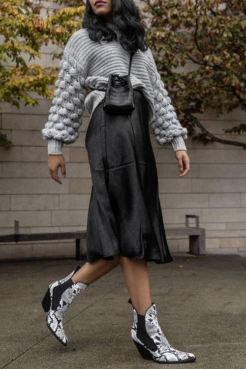 μπότες με snake-print--τάσεις-στις-μπότες-και-στα-μποτάκια-Φθινόπωρο-Χειμώνας-2023-2024-ιδέες-