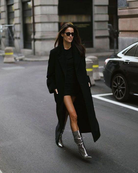 μπότες-με-μεταλλικά χρώματα-τάσεις-στις-μπότες-και-στα-μποτάκια-Φθινόπωρο-Χειμώνας-2023-2024-ιδέες-