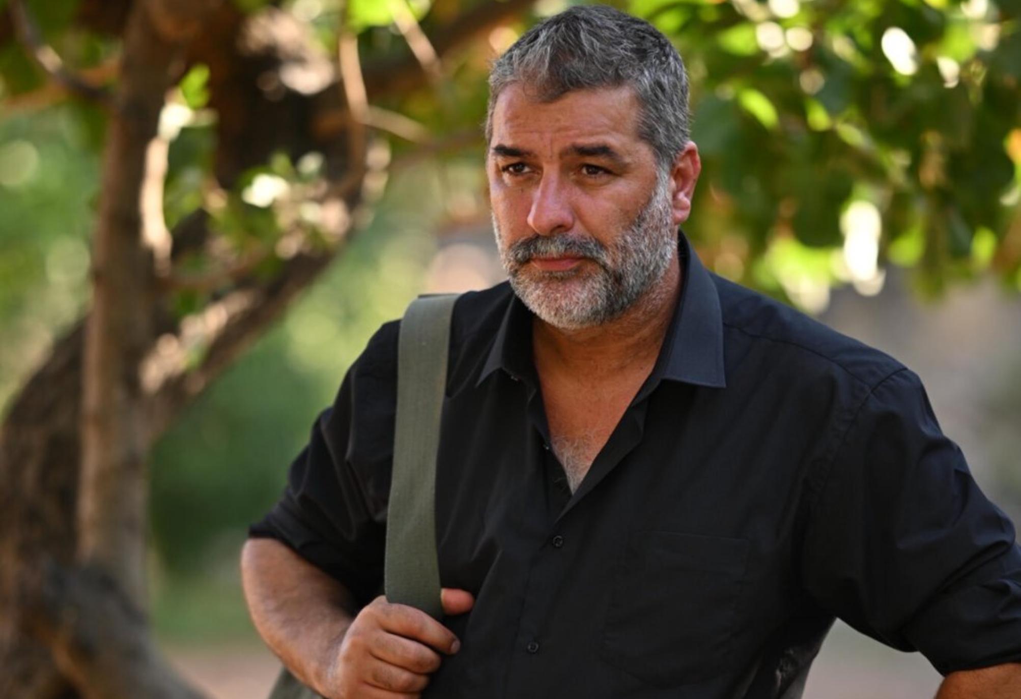 Σασμός: Ο Ανδρέας εισβάλει στο σπίτι των Σταματάκηδων και τα κάνει ρημαδιό