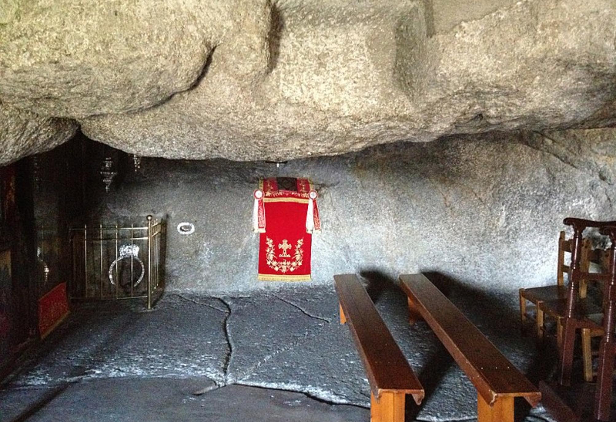 Το Σπήλαιο της Αποκάλυψης στην Πάτμο: Ένα μνημείο παγκόσμιας κληρονομιάς αλλά και τόπος γαλήνης και κατάνυξης όπου ο Θεός μίλησε με στον Άγιο Ιωάννη