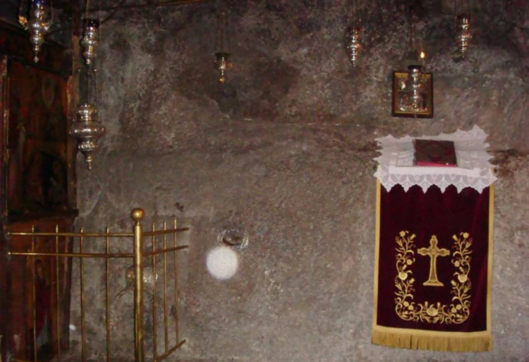 Το Σπήλαιο της Αποκάλυψης στην Πάτμο: Ένα μνημείο παγκόσμιας κληρονομιάς αλλά και τόπος γαλήνης και κατάνυξης όπου ο Θεός μίλησε με στον Άγιο Ιωάννη