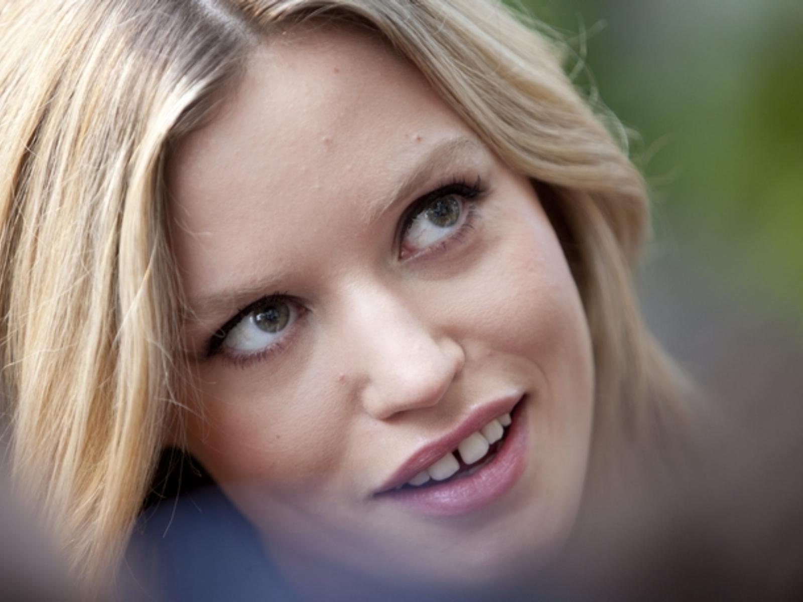 κενό-ανάμεσα-στα-δόντια-χαρακτηριστικά-προσωπικότητας-