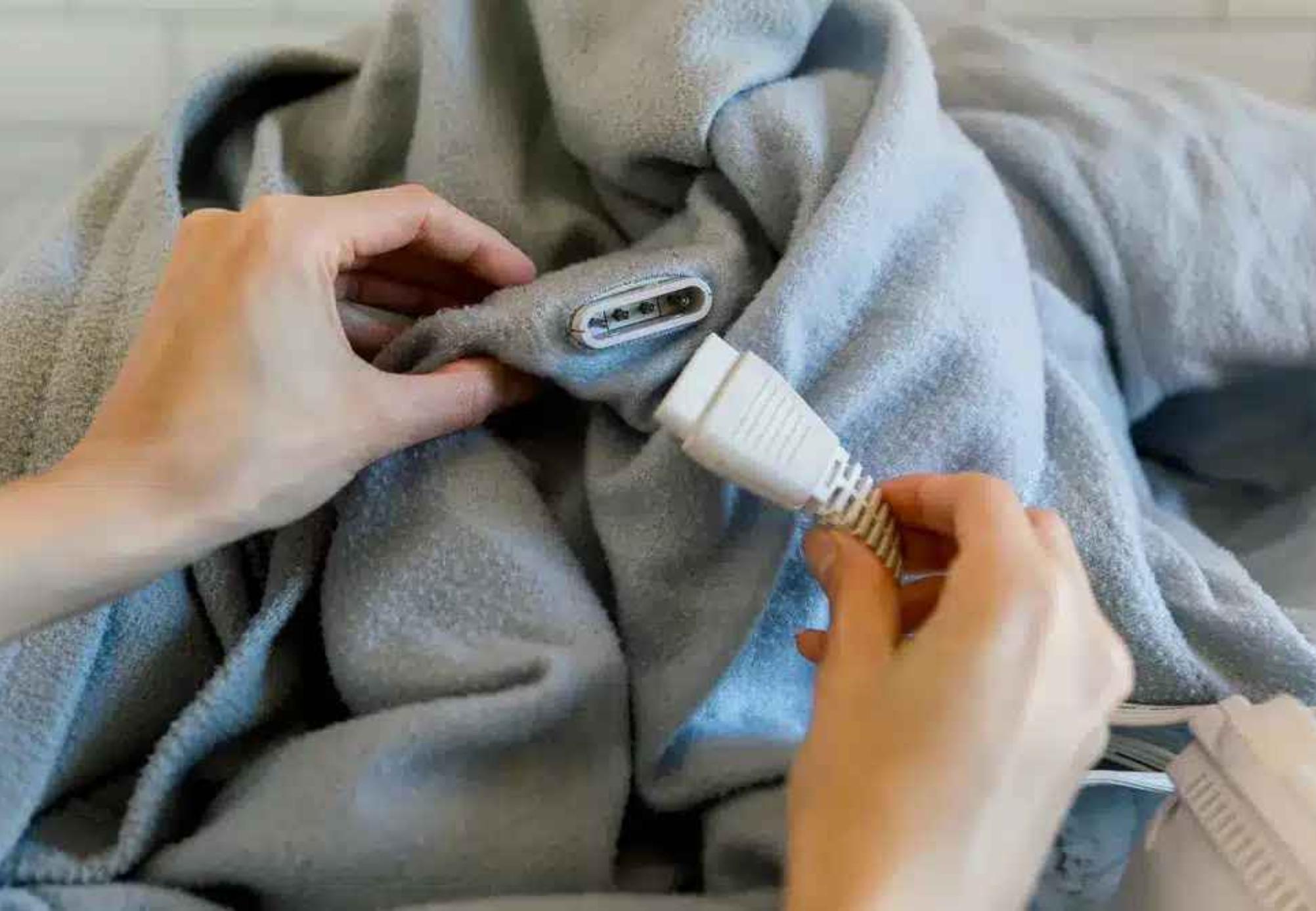 Φθινόπωρο – Χειμώνας 2023: Κιτρινίλες ιδρώτας και άσχημες μυρωδιές στην ηλεκτρική κουβέρτα Δείτε πως να την πλύνετε βήμα βήμα