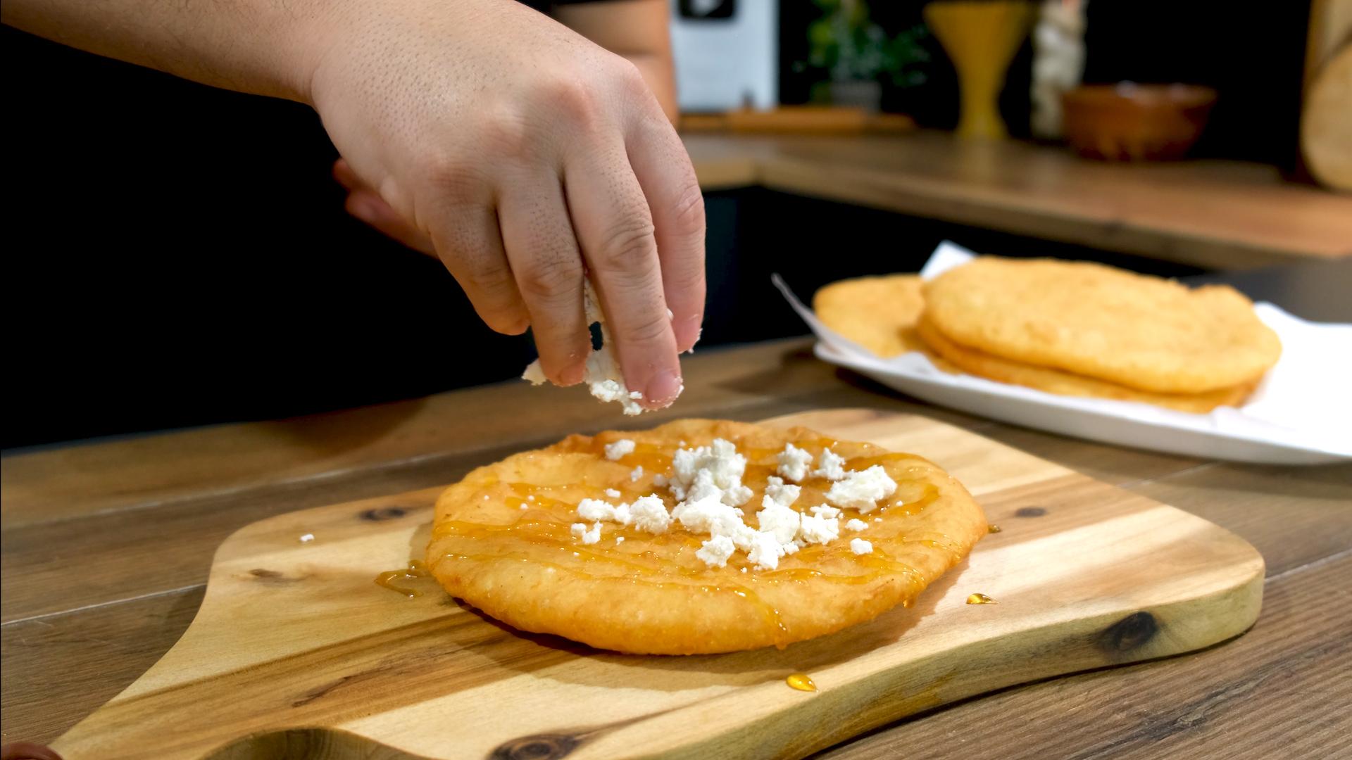 τηγανόψωμα-με-5 υλικά-συνταγή-