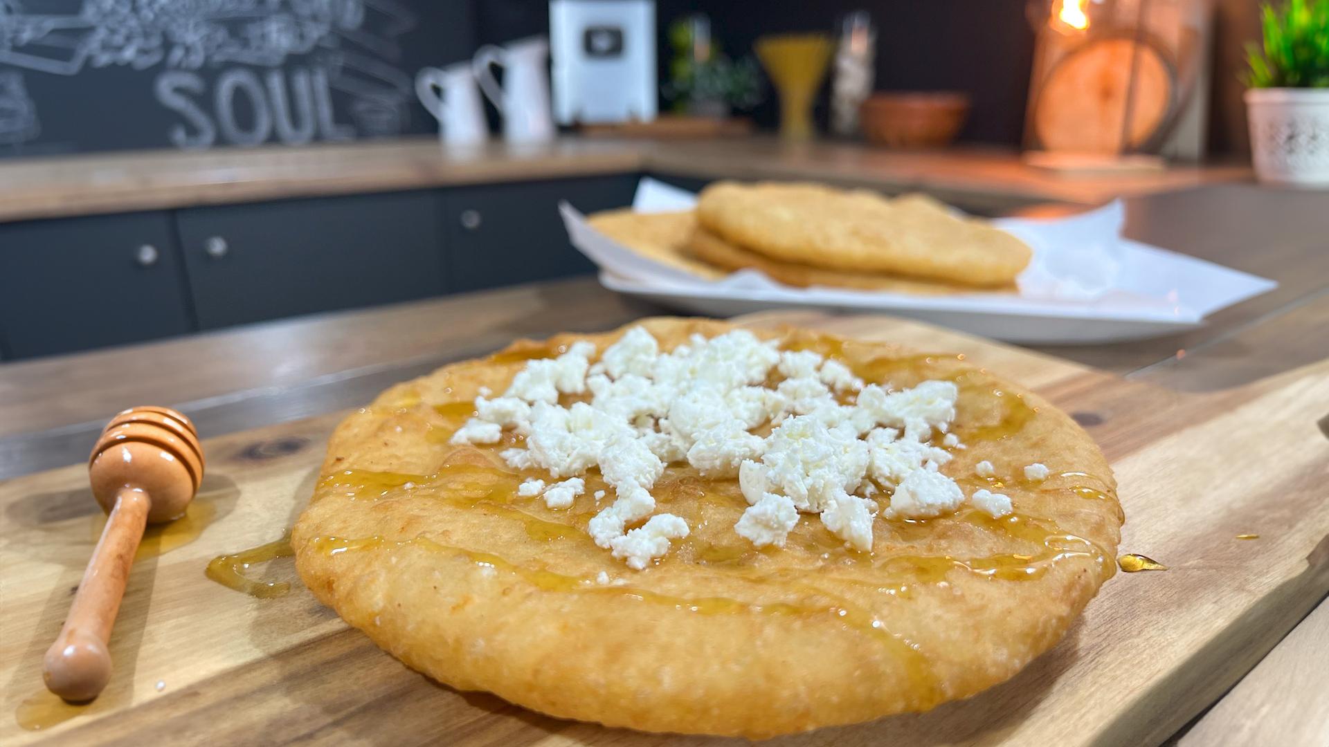 τηγανόψωμα-με-5 υλικά-συνταγή-