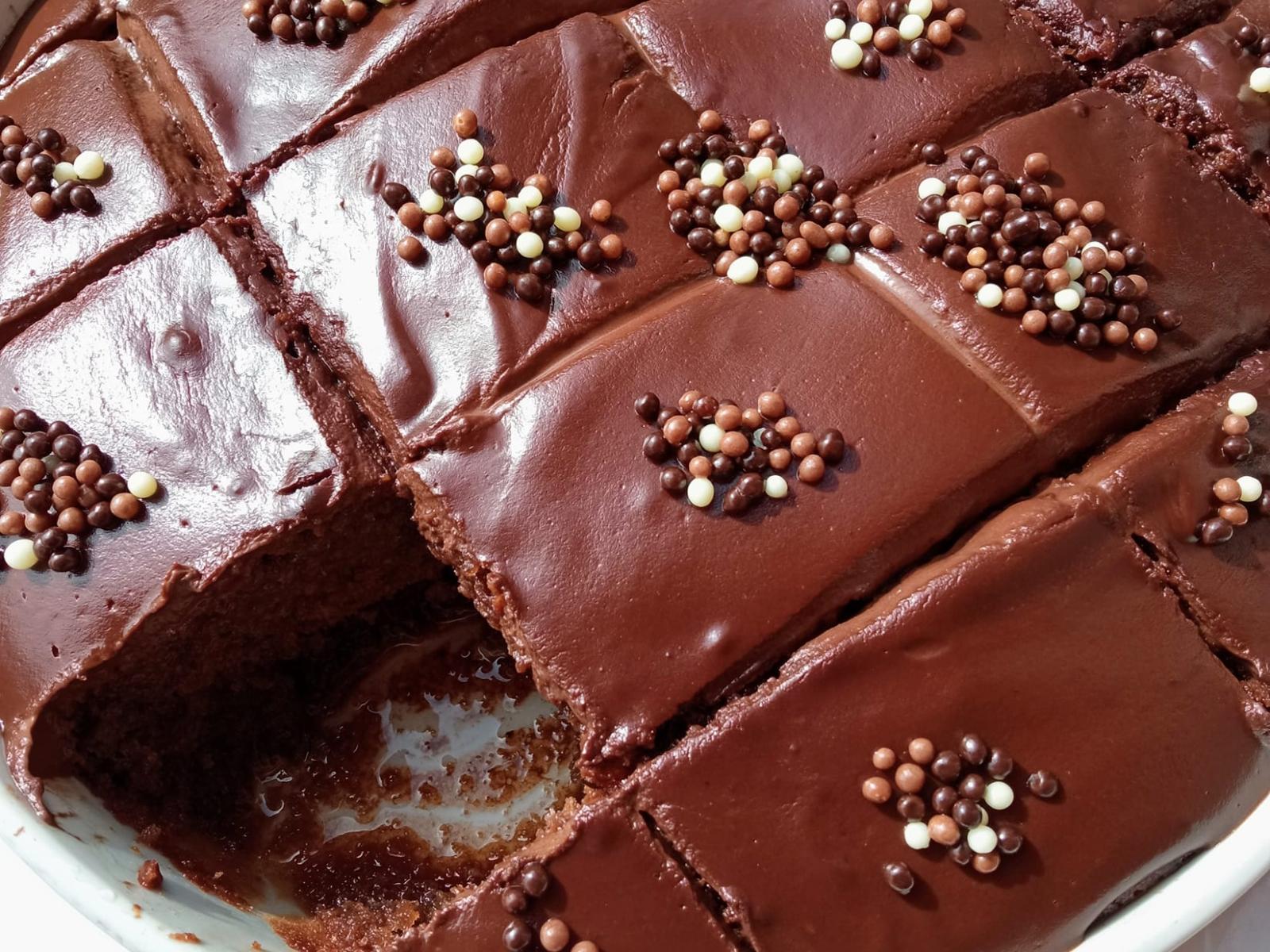 σοκολατόπιτα-με-σιρόπι-συνταγή- σοκολατόπιτα-με-σιρόπι-συνταγή-