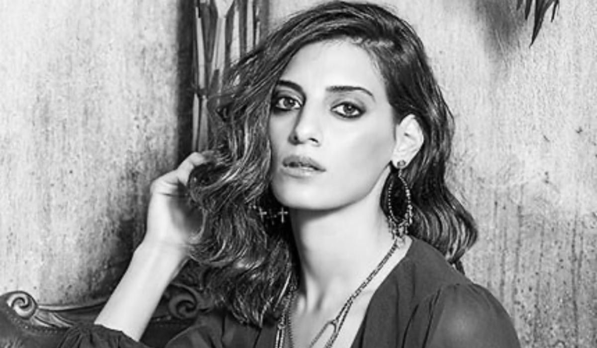 Τζιν Σαλοπέτα : Φόρεσε την όπως η Αργυρώ του Σασμού