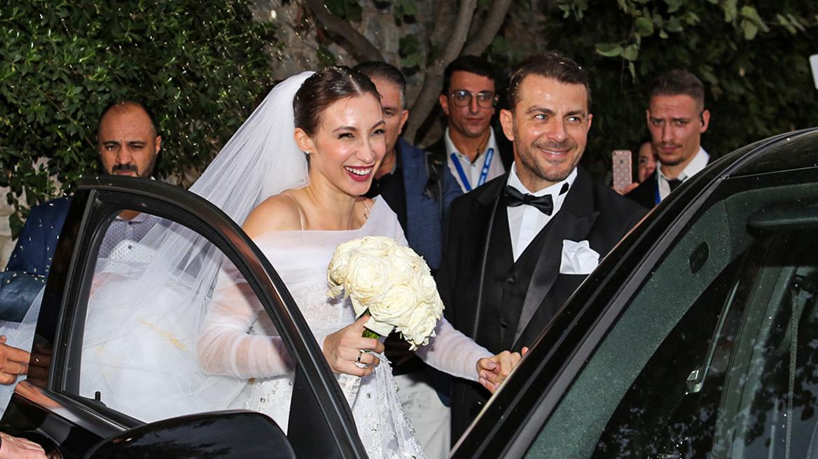 Γιώργος Αγγελόπουλος – Δήμητρα Βαμβακούση: Φωτογραφίες και βίντεο από τον γάμο τους