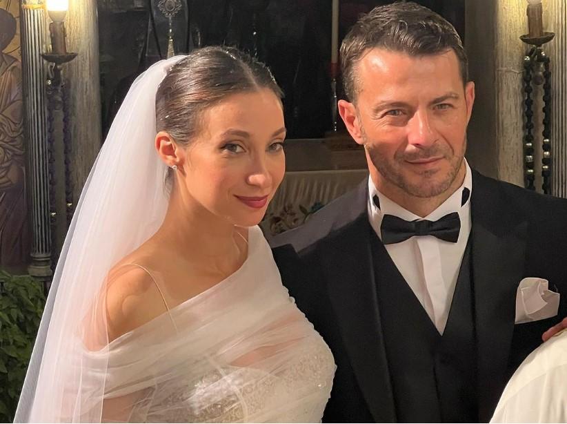 Γιώργος Αγγελόπουλος – Δήμητρα Βαμβακούση: Φωτογραφίες και βίντεο από τον γάμο τους