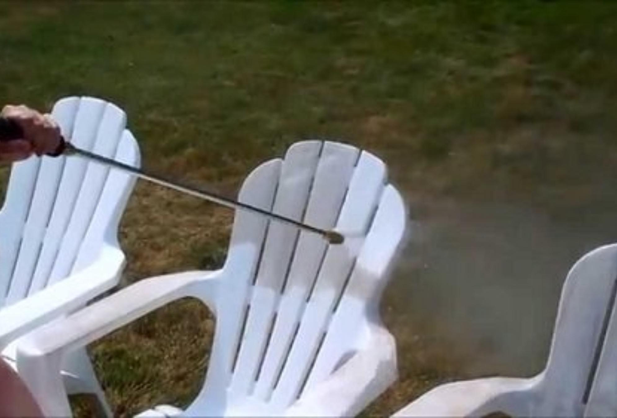 Πώς να καθαρίσεις και να προστατέψεις τα έπιπλα κήπου τον χειμώνα