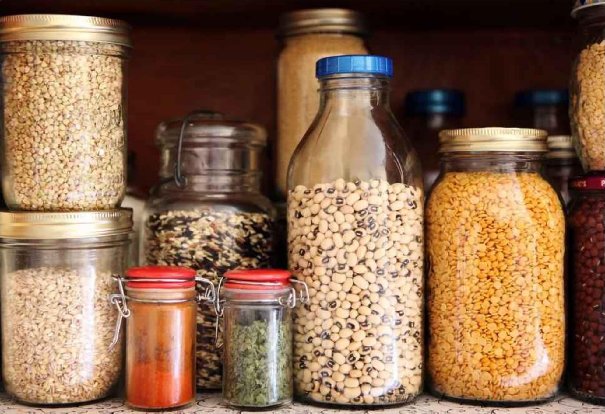 Μαμούνι στο ντουλάπι με τα τρόφιμα: Πως να απαλλαγείτε από τον σκόρος τροφίμων μια και καλή