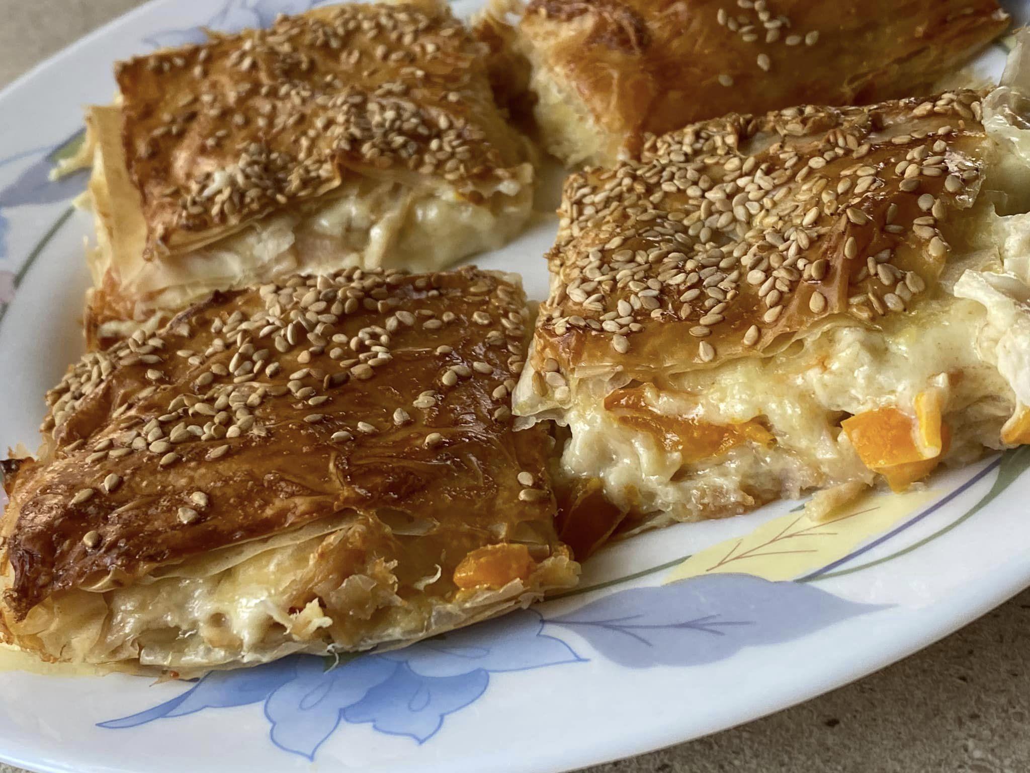 κοτόπιτα-με-πιπεριές-και-μπεσαμέλ-συνταγή-