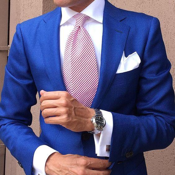 Ο Δημητρης Γκοτσοπουλος φοράει Μπλε Ραφ κουστούμι και βάζει φωτιά στον Παράδεισο των Κυρίων