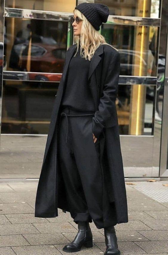 Θέλεις φαρδιά ρούχα τον Χειμώνα : Φόρεσε τα όπως η Υπατία απο την Παραλία