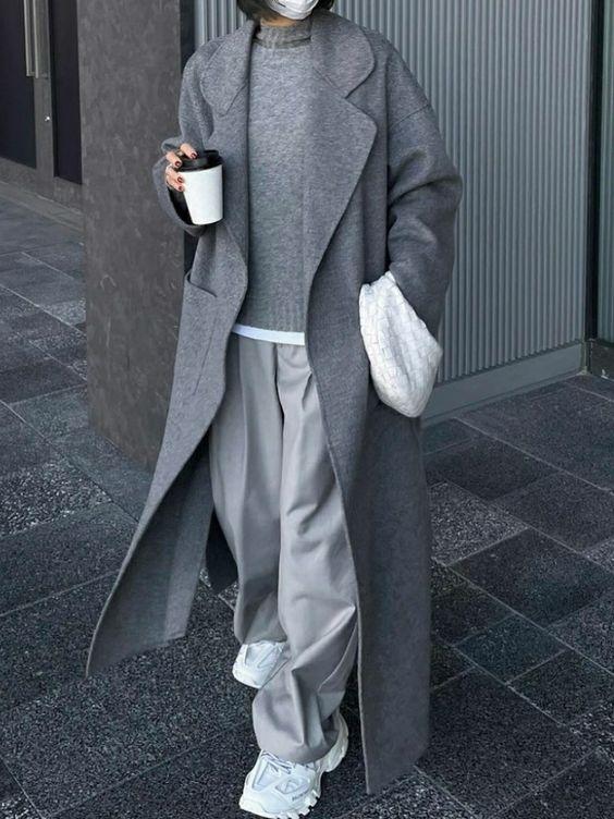 Θέλεις φαρδιά ρούχα τον Χειμώνα : Φόρεσε τα όπως η Υπατία απο την Παραλία