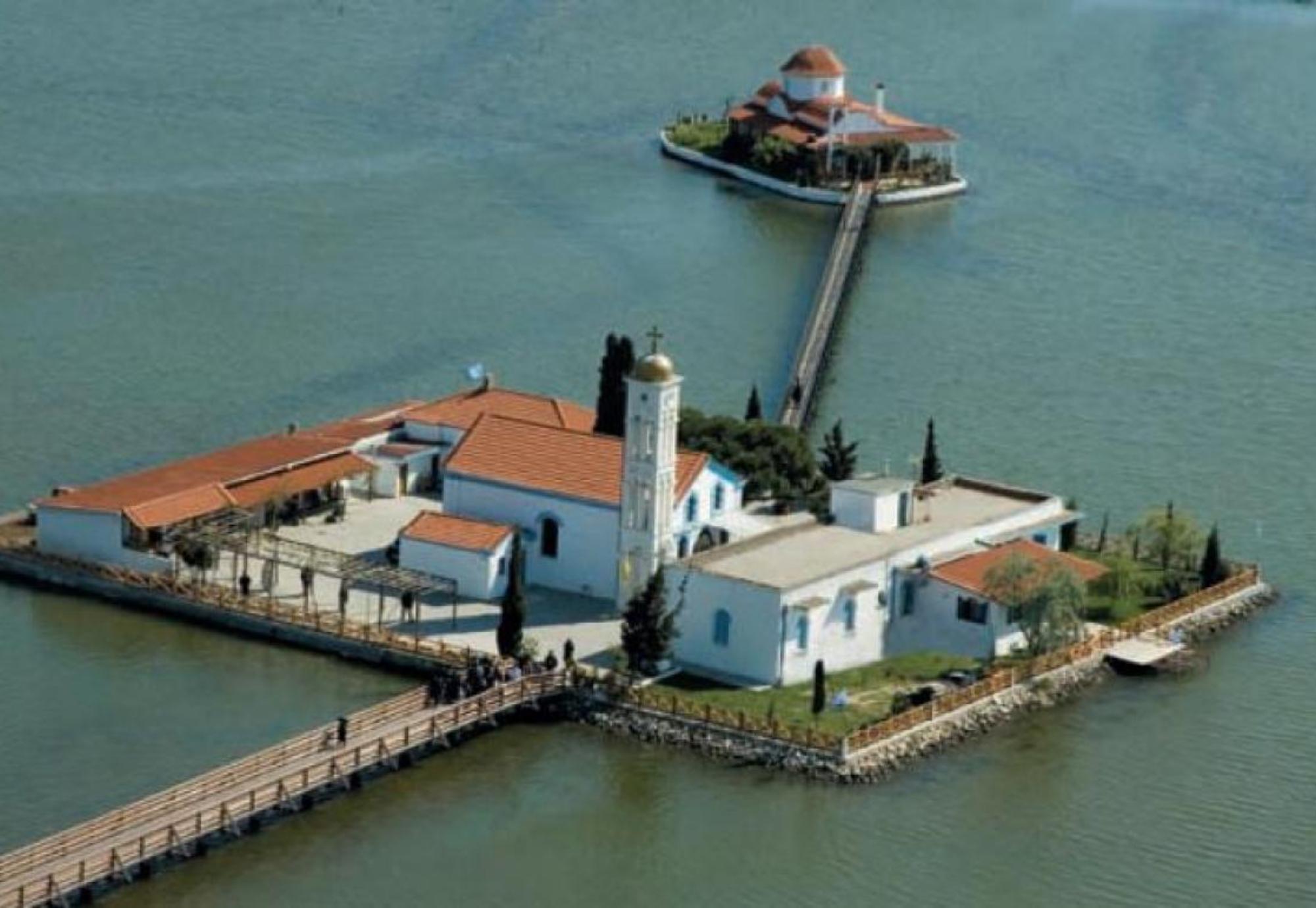 Άγιος Νικόλαος : Το «πλωτό» μοναστήρι στην Ξάνθη με τη υπέροχη ομορφιά