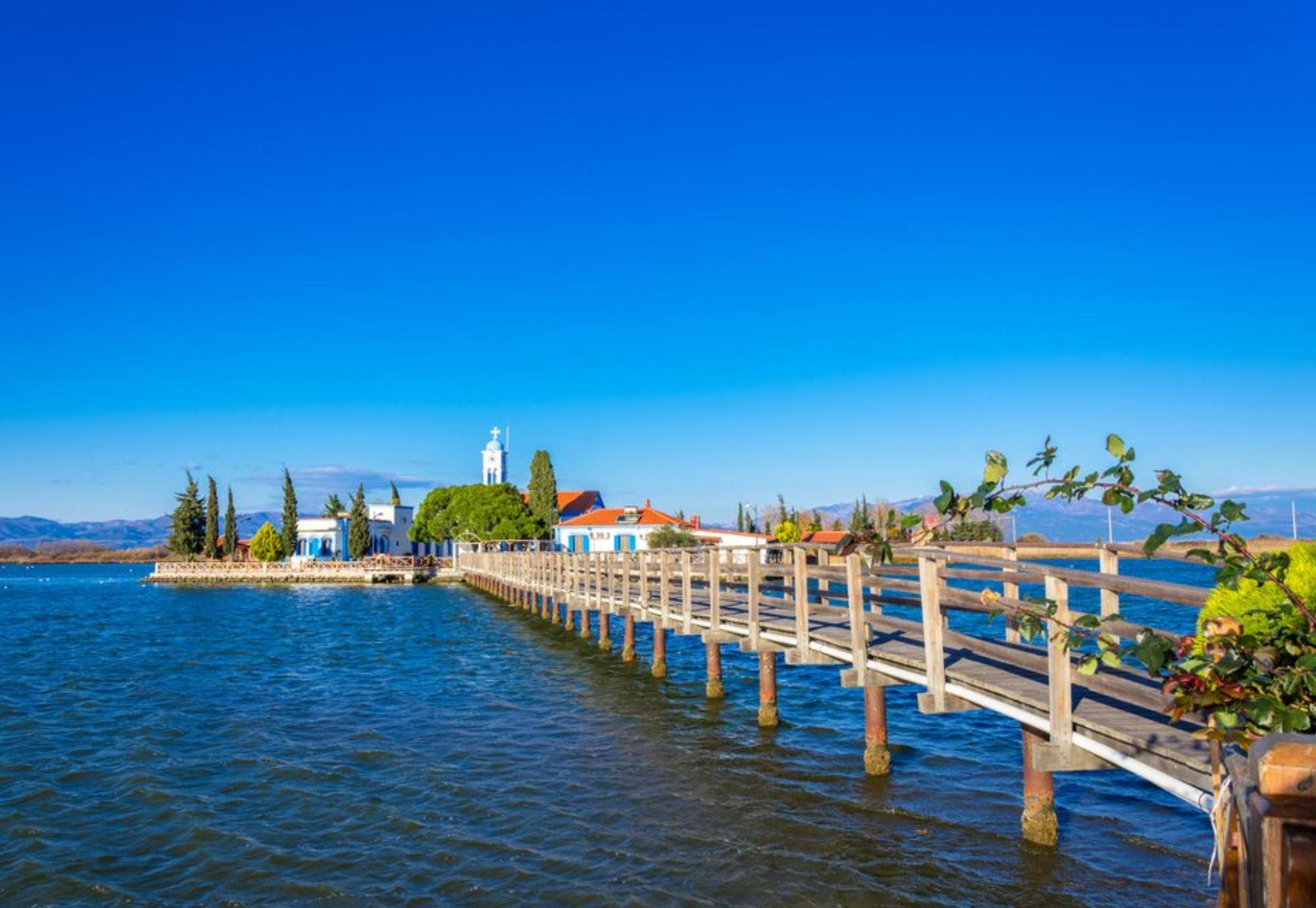 Άγιος Νικόλαος : Το «πλωτό» μοναστήρι στην Ξάνθη με τη υπέροχη ομορφιά