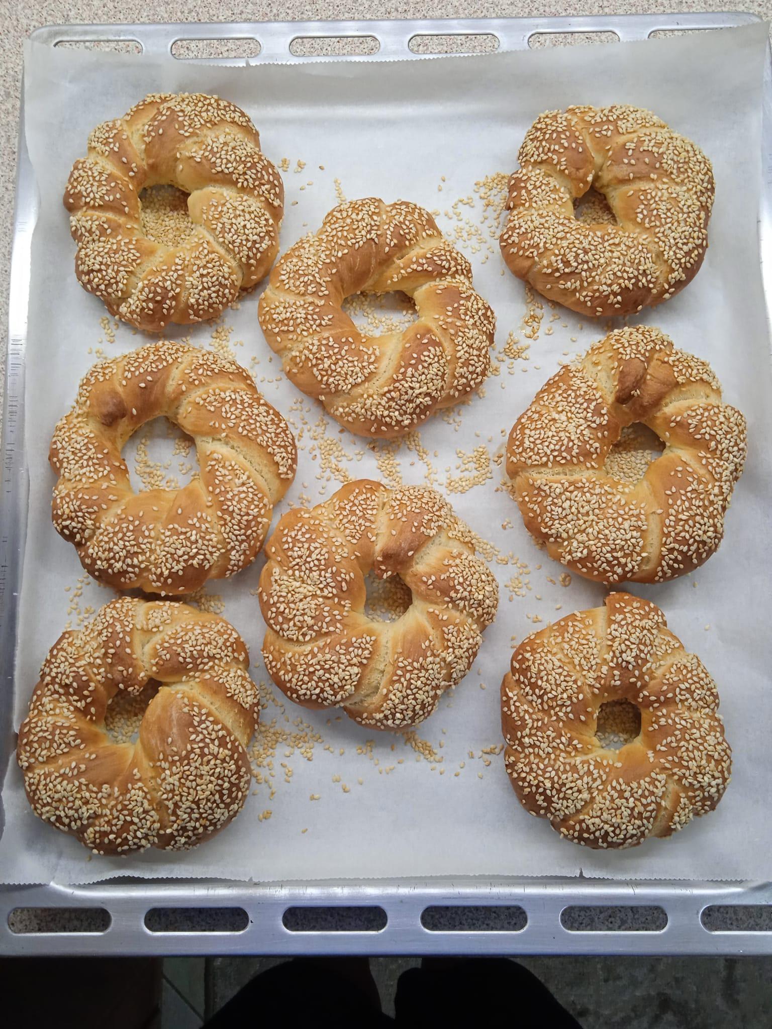 κουλούρια Θεσσαλονίκης-με-σαλάμι-αέρος-συνταγή-