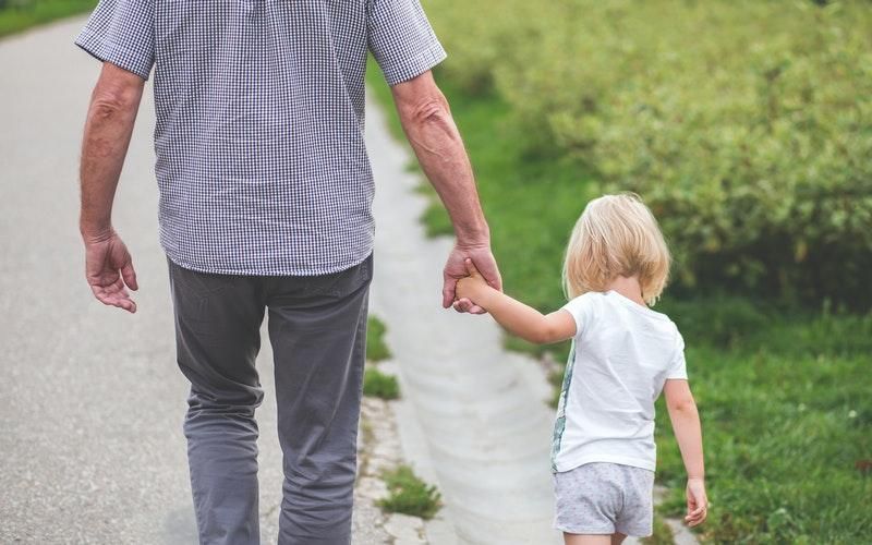 Μπαμπάς εξηγεί γιατί απαγόρευσε στα πεθερικά του να βλέπουν την κόρη του χωρίς επίβλεψη