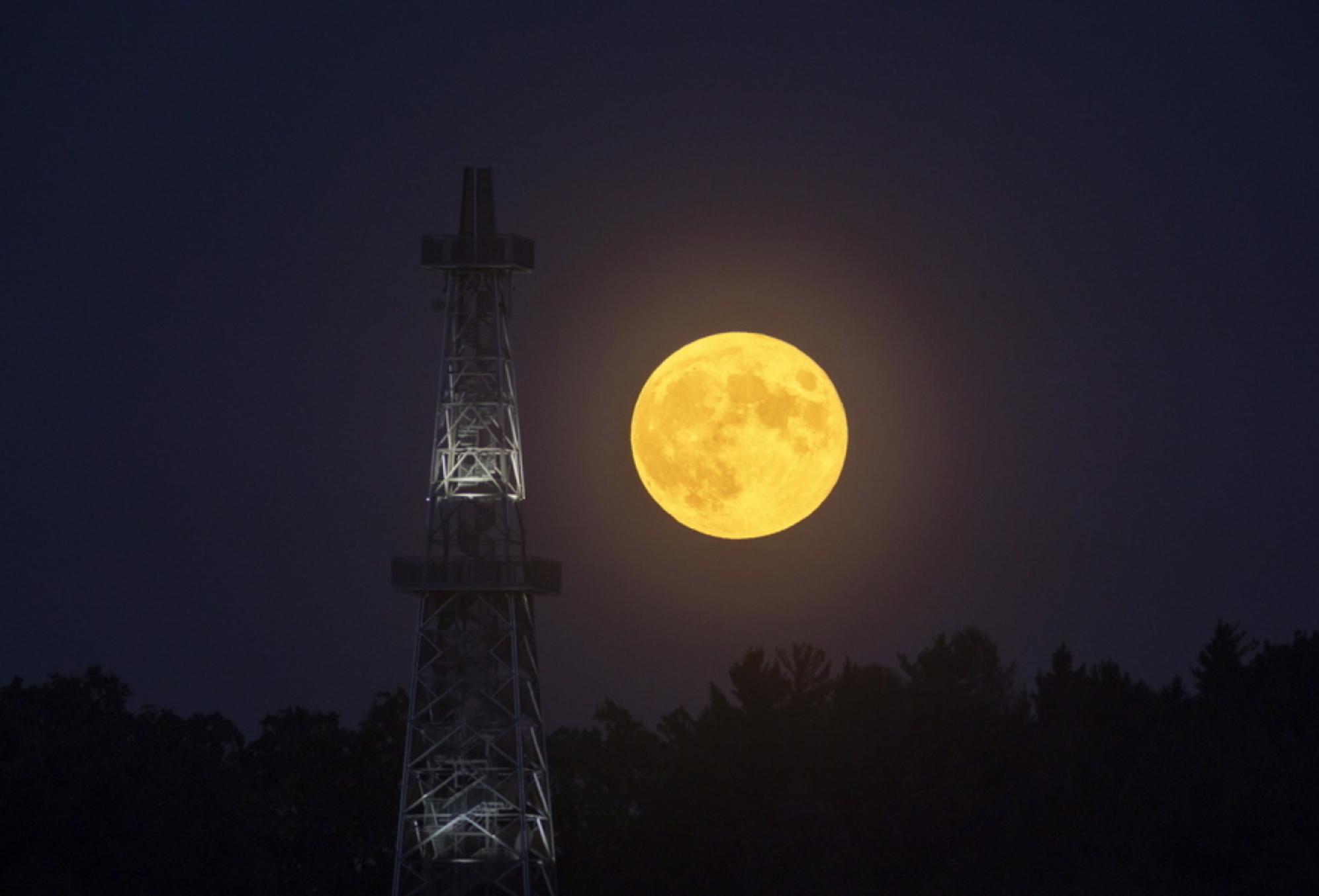 Φεγγάρι του θερισμού: Η τελευταία υπερπανσέληνος του 2023 (φωτογραφίες)