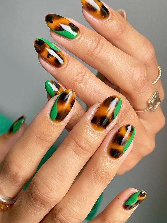 ιδέες-για-φθινοπωρινό-μανικιούρ-Οκτώβριος 2023-