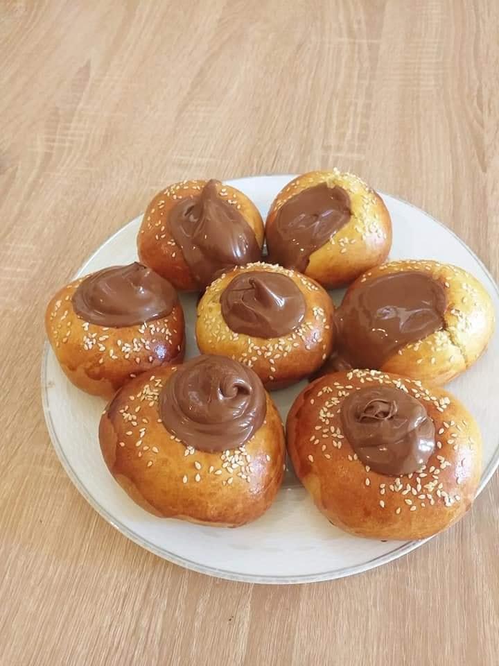 γεμιστά-ψωμάκια-με-πραλίνα-συνταγή-