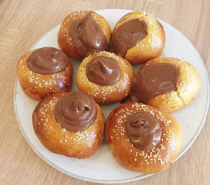 γεμιστά-ψωμάκια-με-πραλίνα-συνταγή-