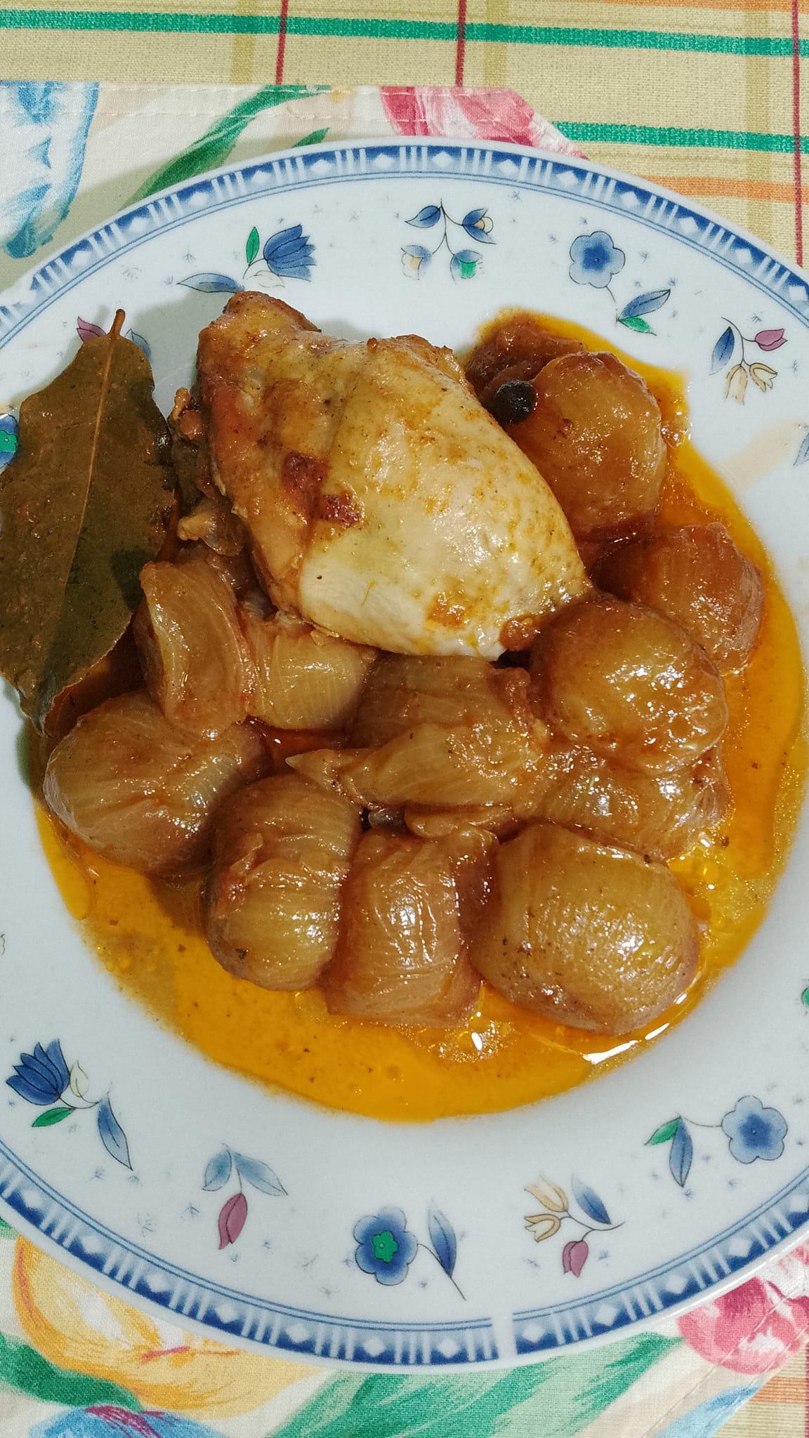 κοτόπουλο-κοκκινιστό-με-κρεμμύδια-συνταγή- κοτόπουλο-κοκκινιστό-με-κρεμμύδια-συνταγή-